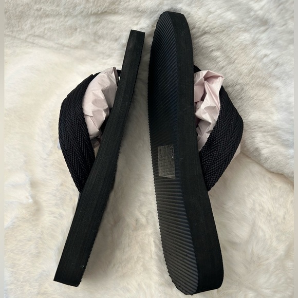 Sole Mates black flip flop Sandals with Classic Thong Design Sz-7.5.  K - Picture 6 of 8